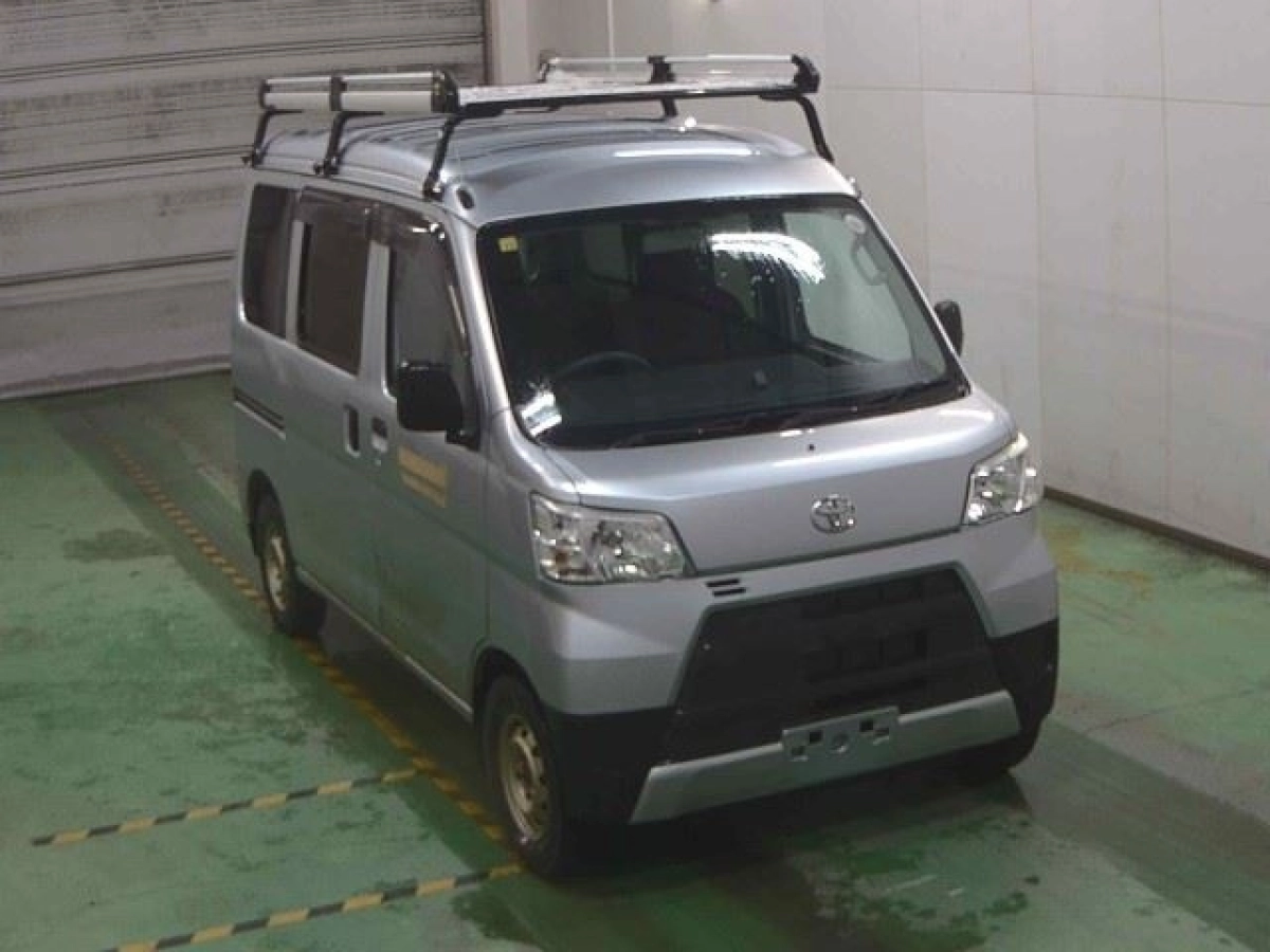 TOYOTA PIXIS VAN S331M 2019