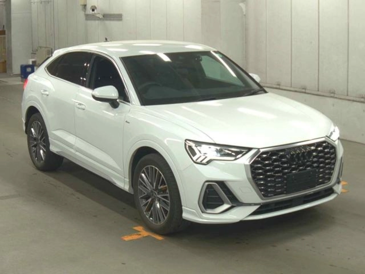 AUDI Q3 F3DFY 2022