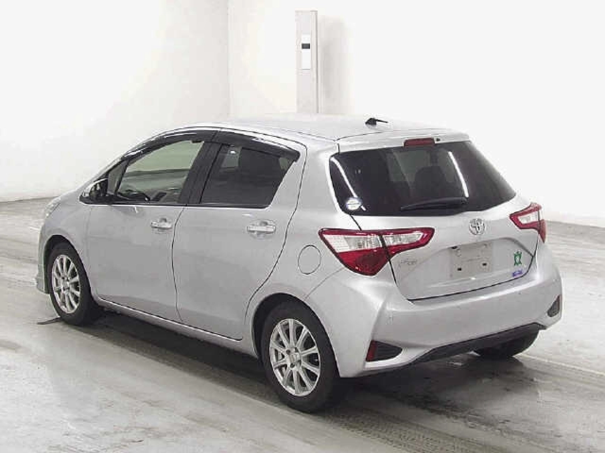 TOYOTA VITZ