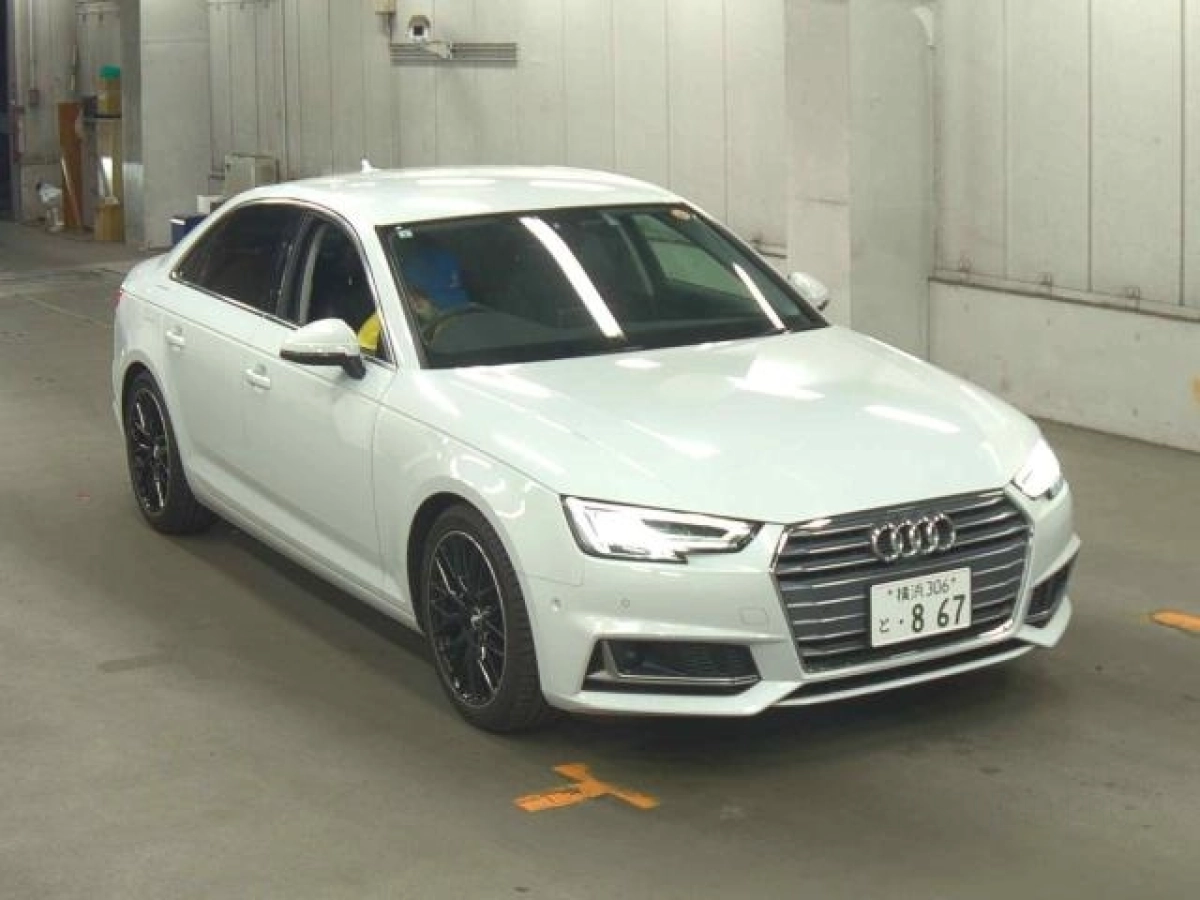 AUDI A4 8WCVN 2019