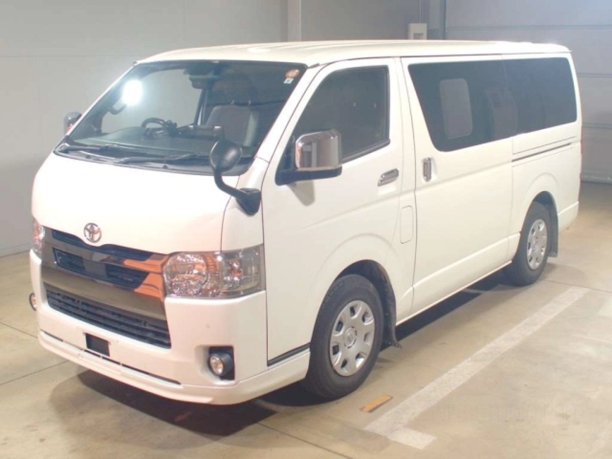 TOYOTA HIACE VAN GDH206V 2020