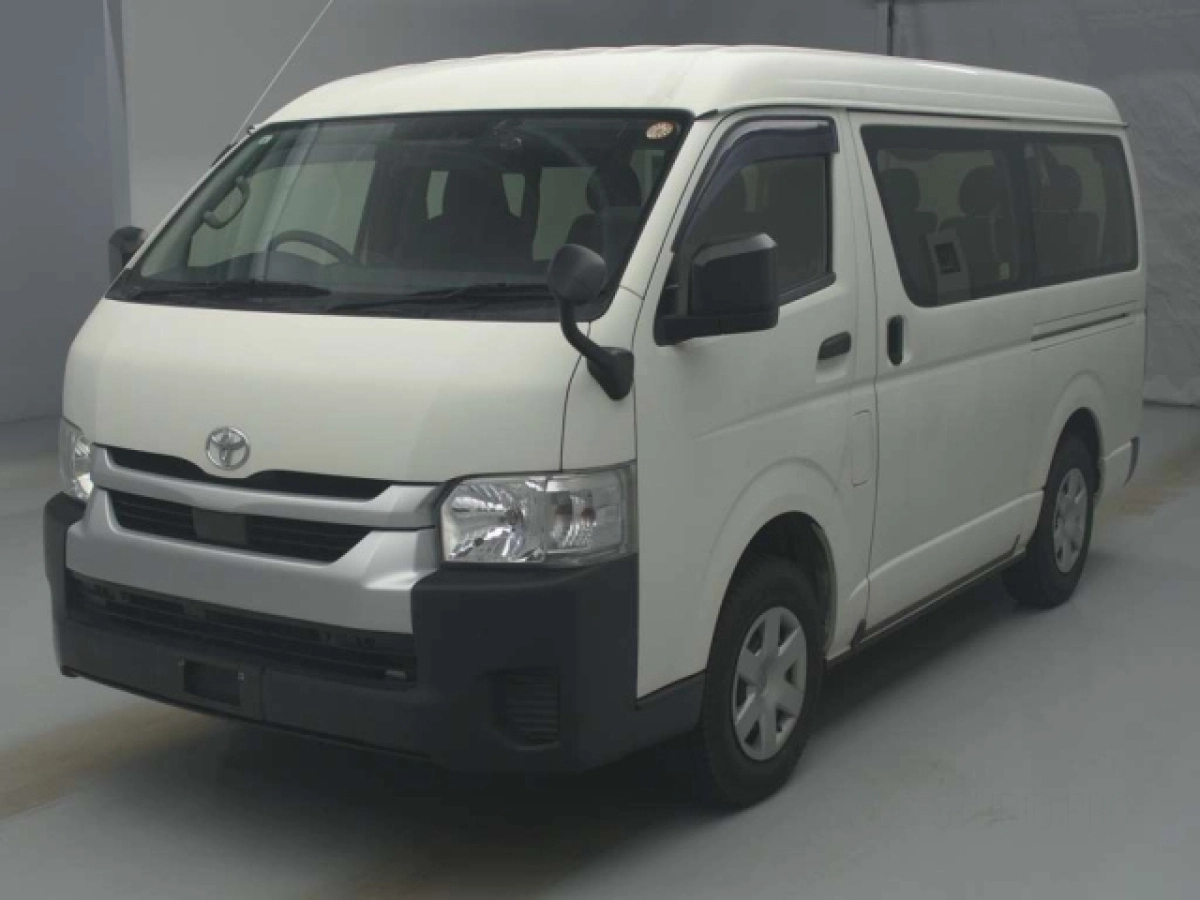 TOYOTA HIACE TRH219W 2021