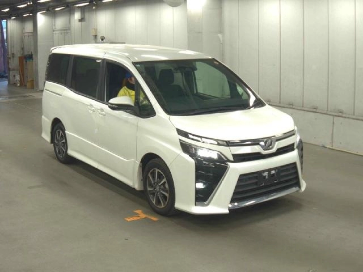TOYOTA VOXY ZRR80W 2019