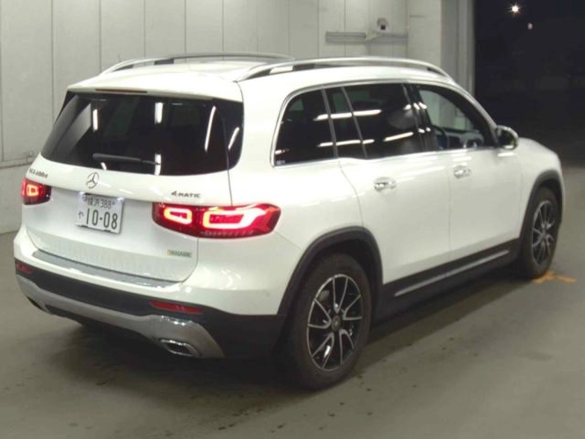 MERCEDES BENZ GLB