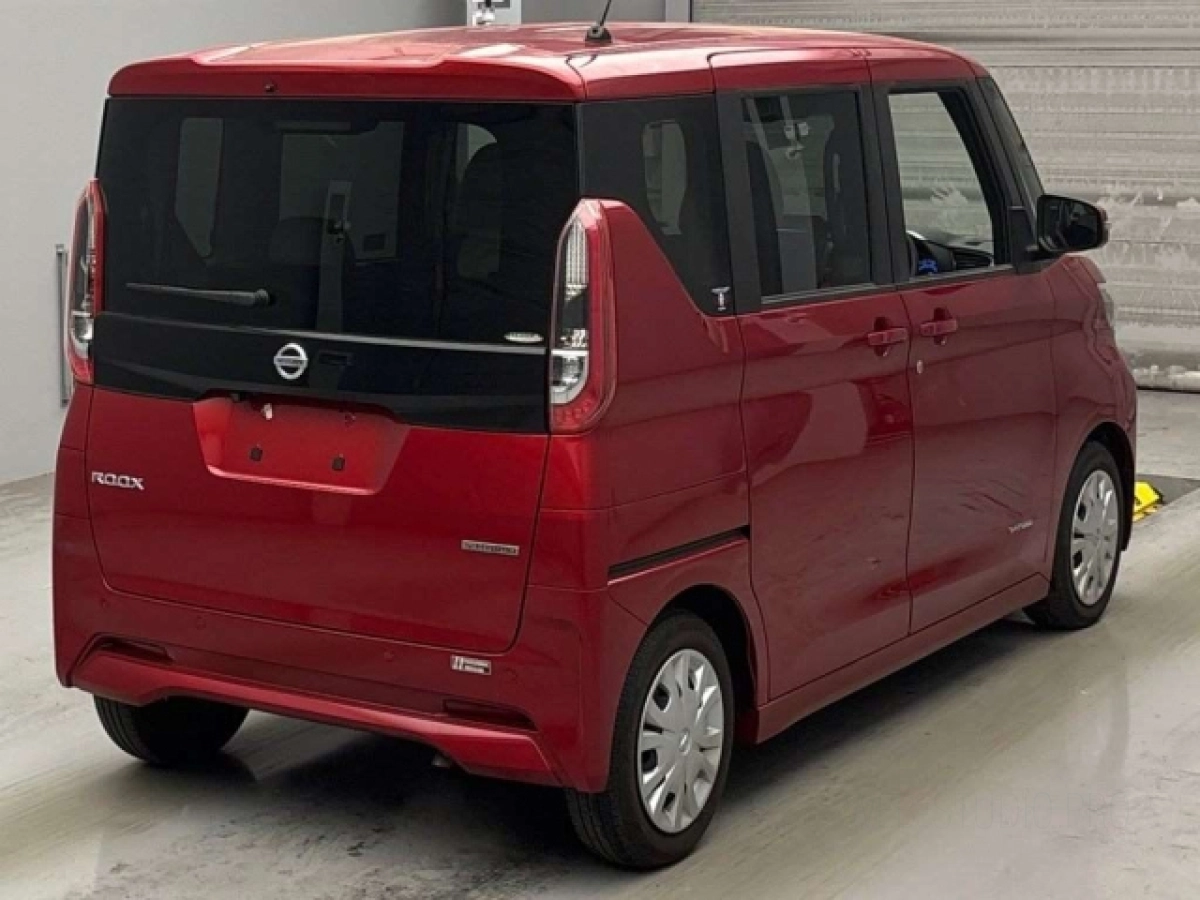 NISSAN ROOX