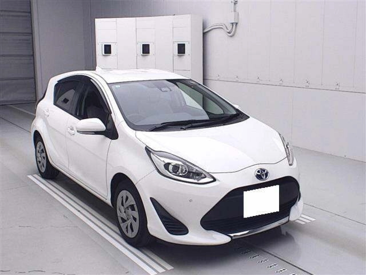 TOYOTA AQUA NHP10 2020