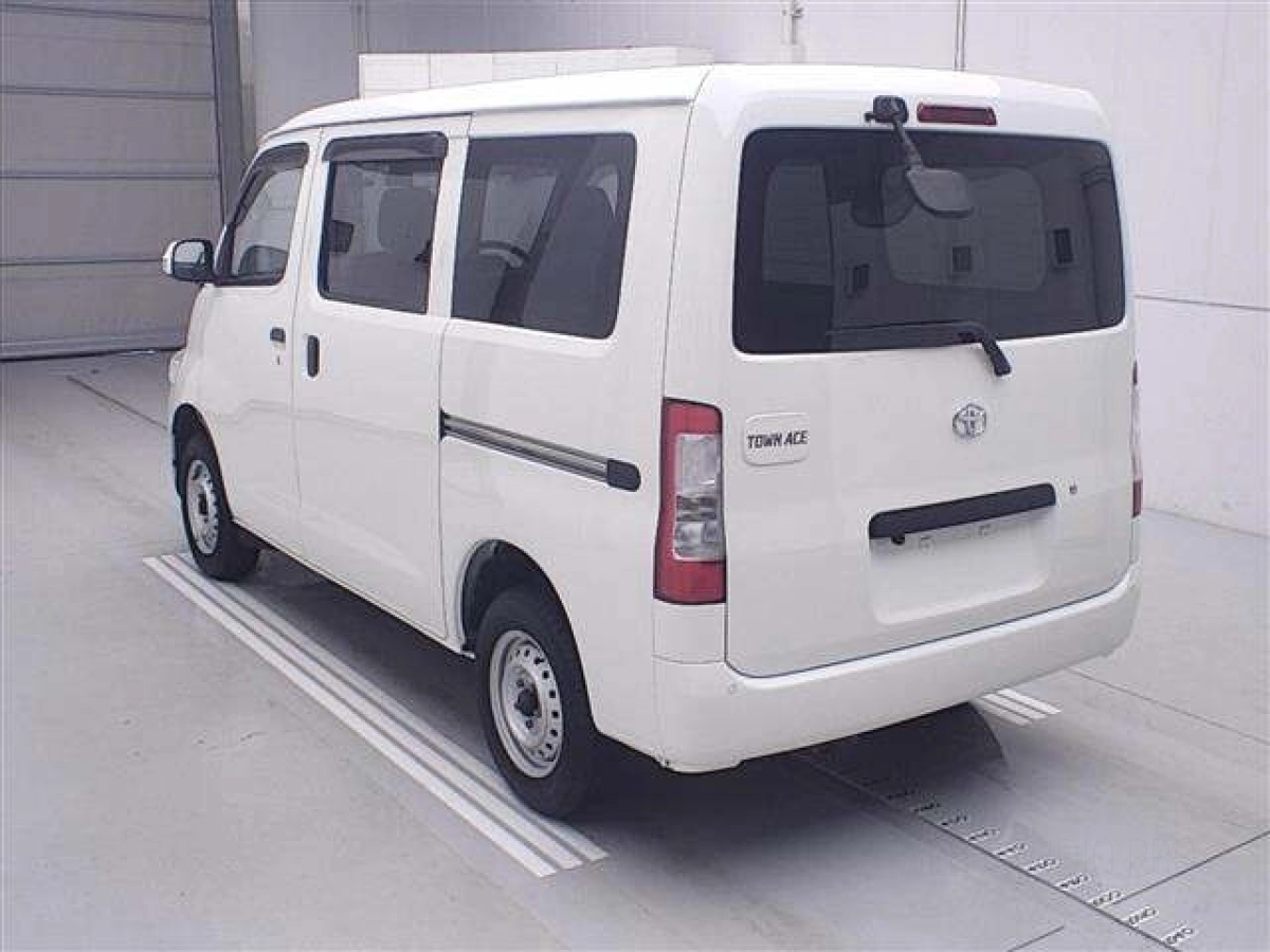 TOYOTA TOWN ACE VAN