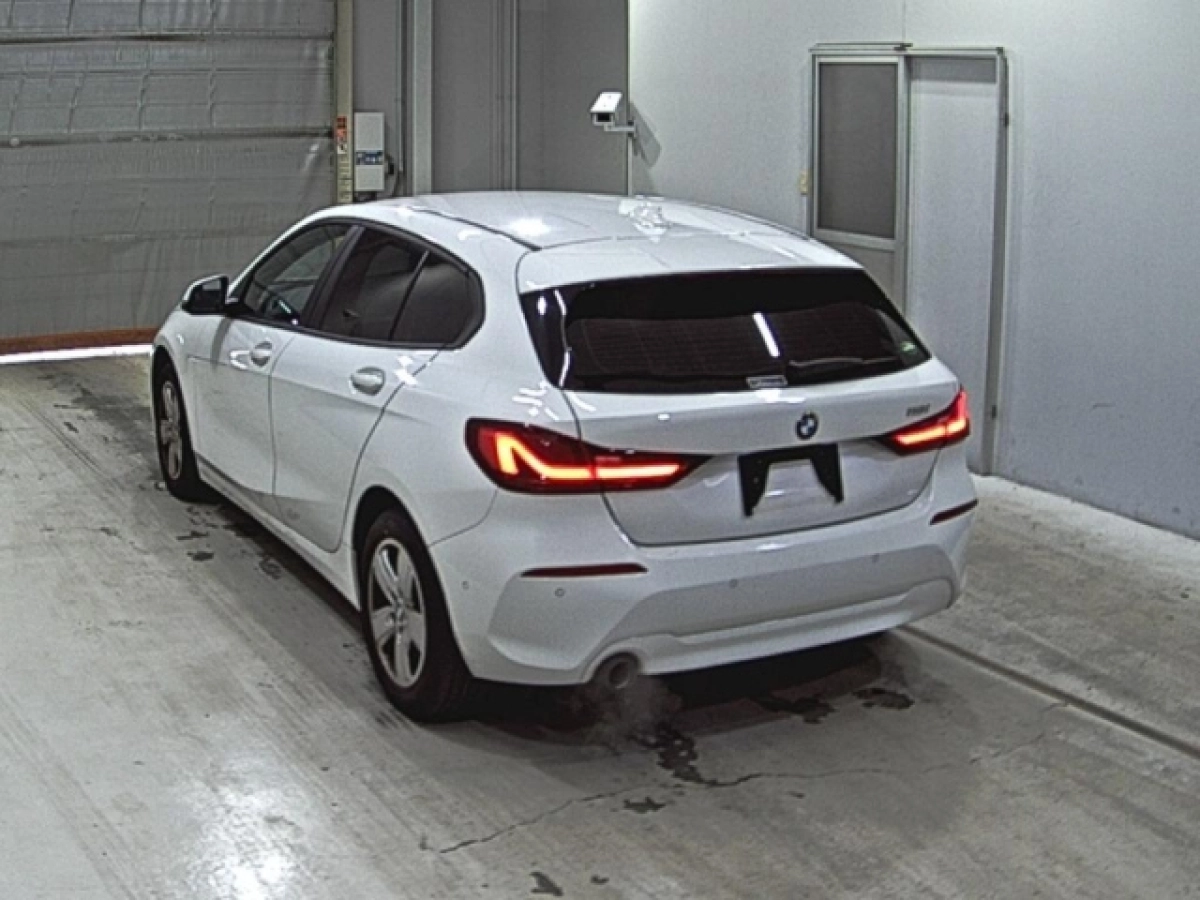 BMW 1 SERIES