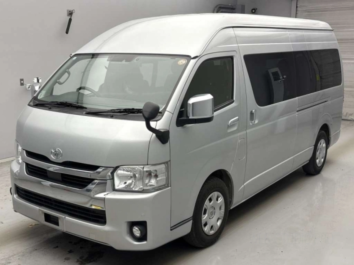 TOYOTA HIACE TRH224W 2021