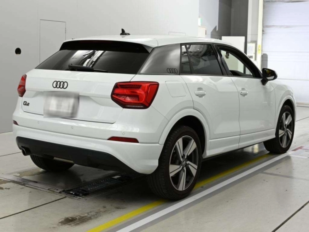 AUDI Q2