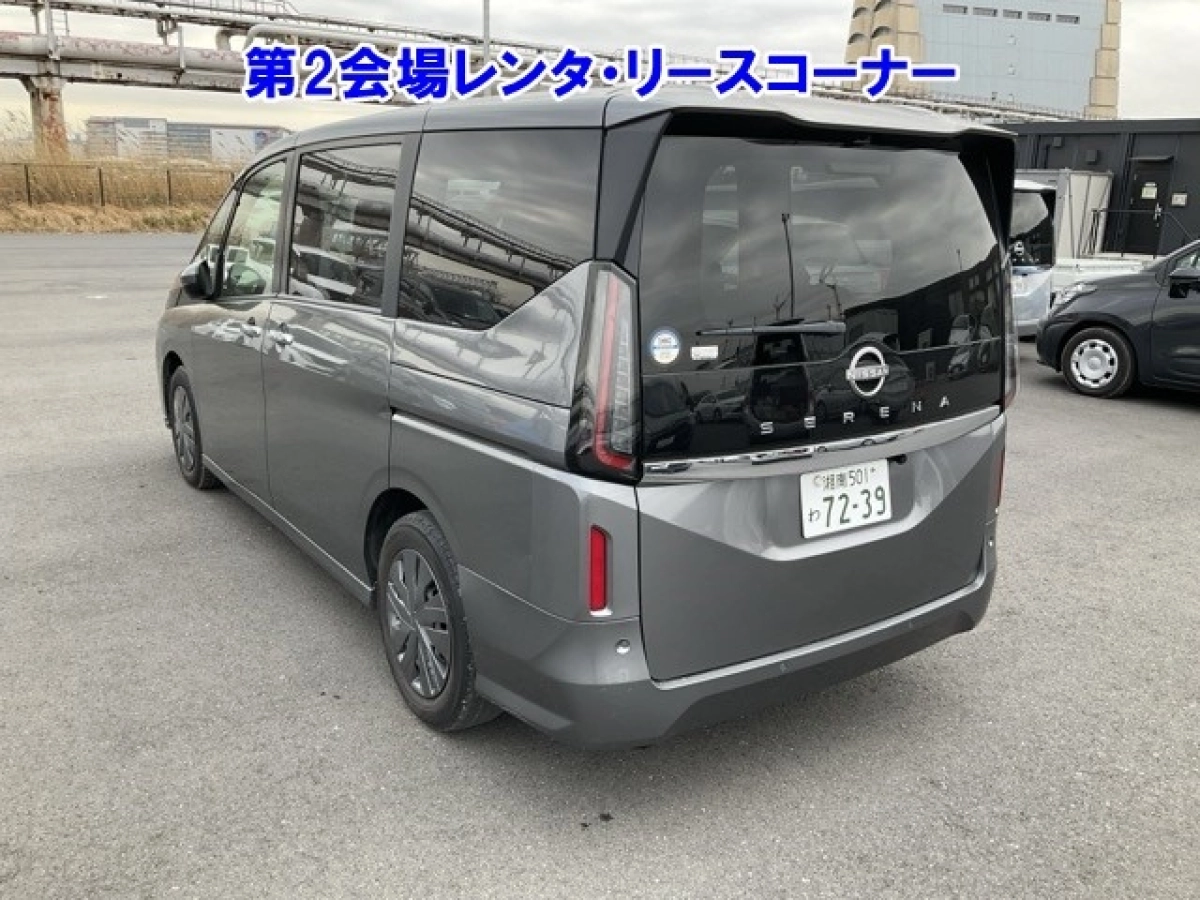 NISSAN SERENA