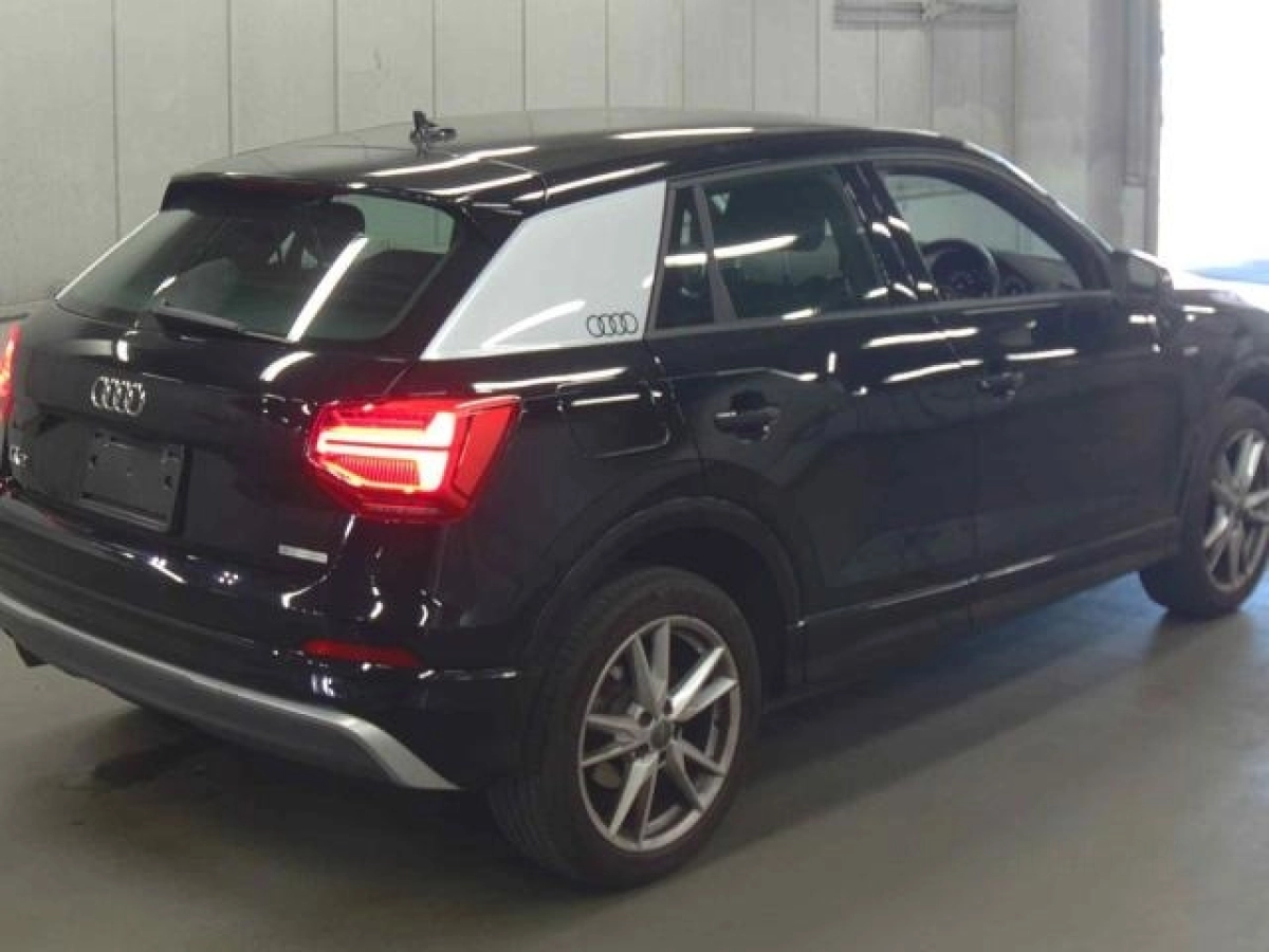 AUDI Q2