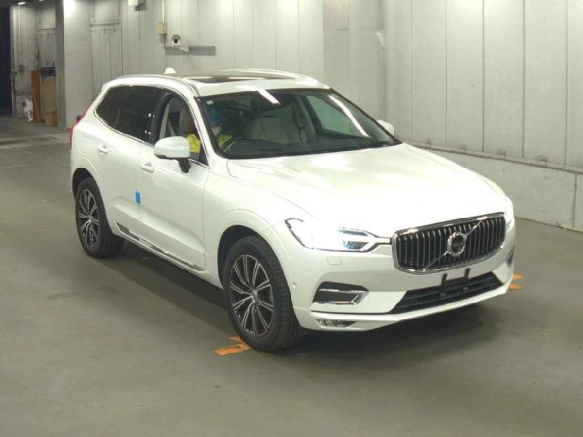 VOLVO XC60 UD4204TXC 2020