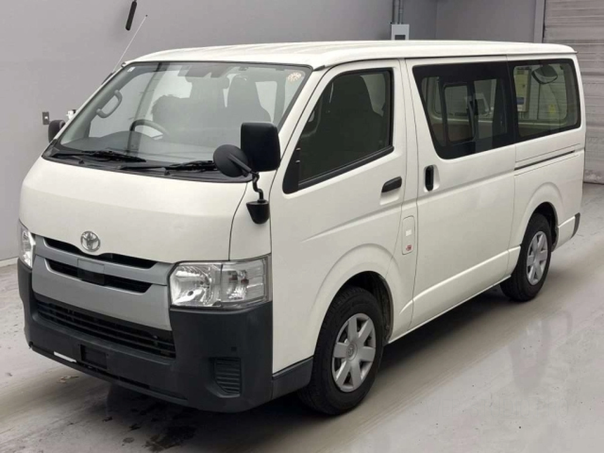 TOYOTA HIACE VAN TRH200V 2019