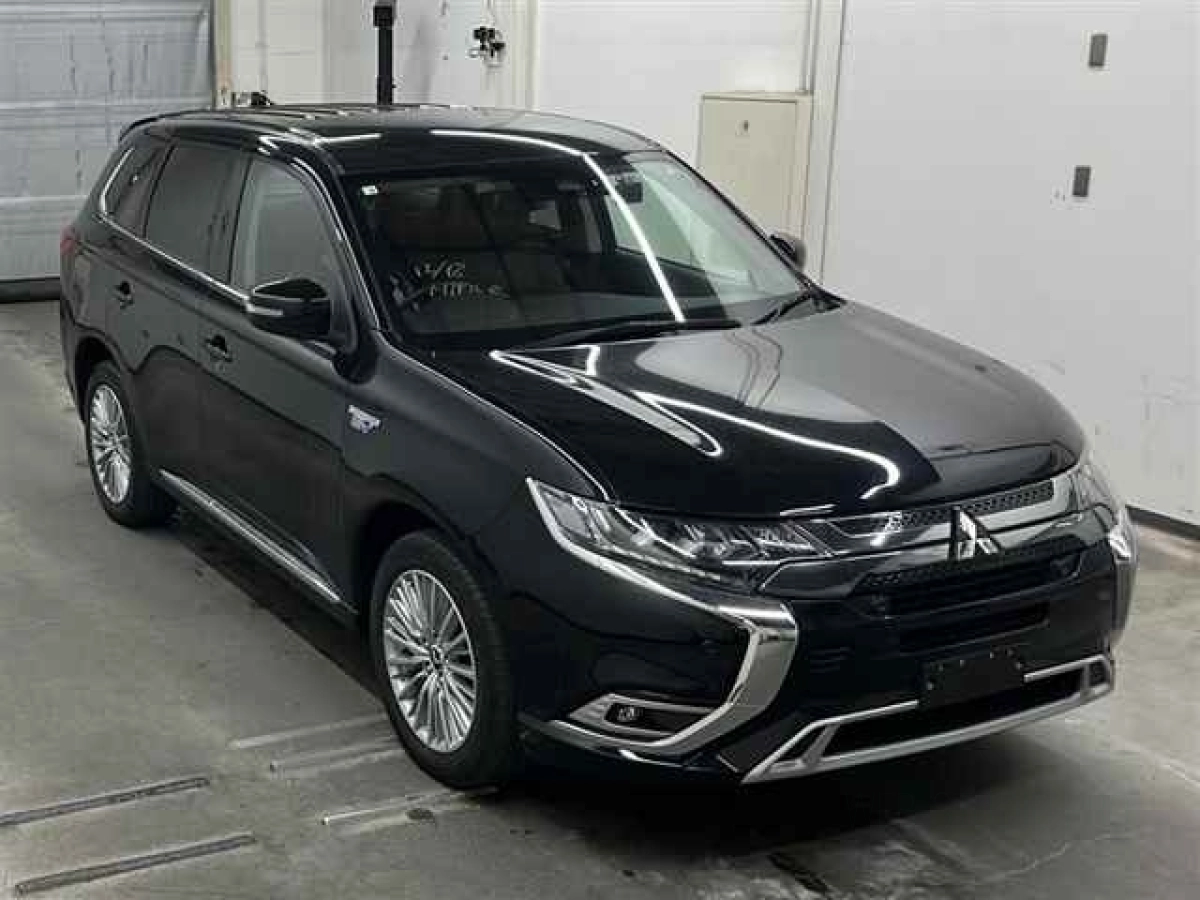 MITSUBISHI OUTLANDER PHEV GG3W 2019