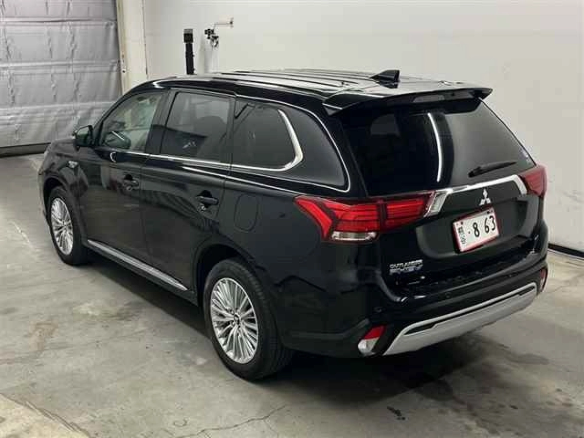 MITSUBISHI OUTLANDER PHEV