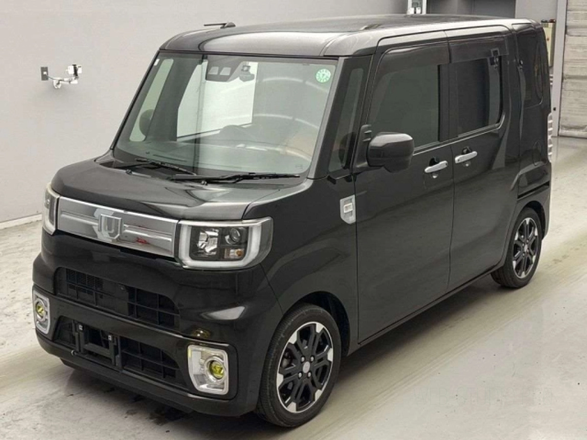 DAIHATSU WAKE LA700S 2019