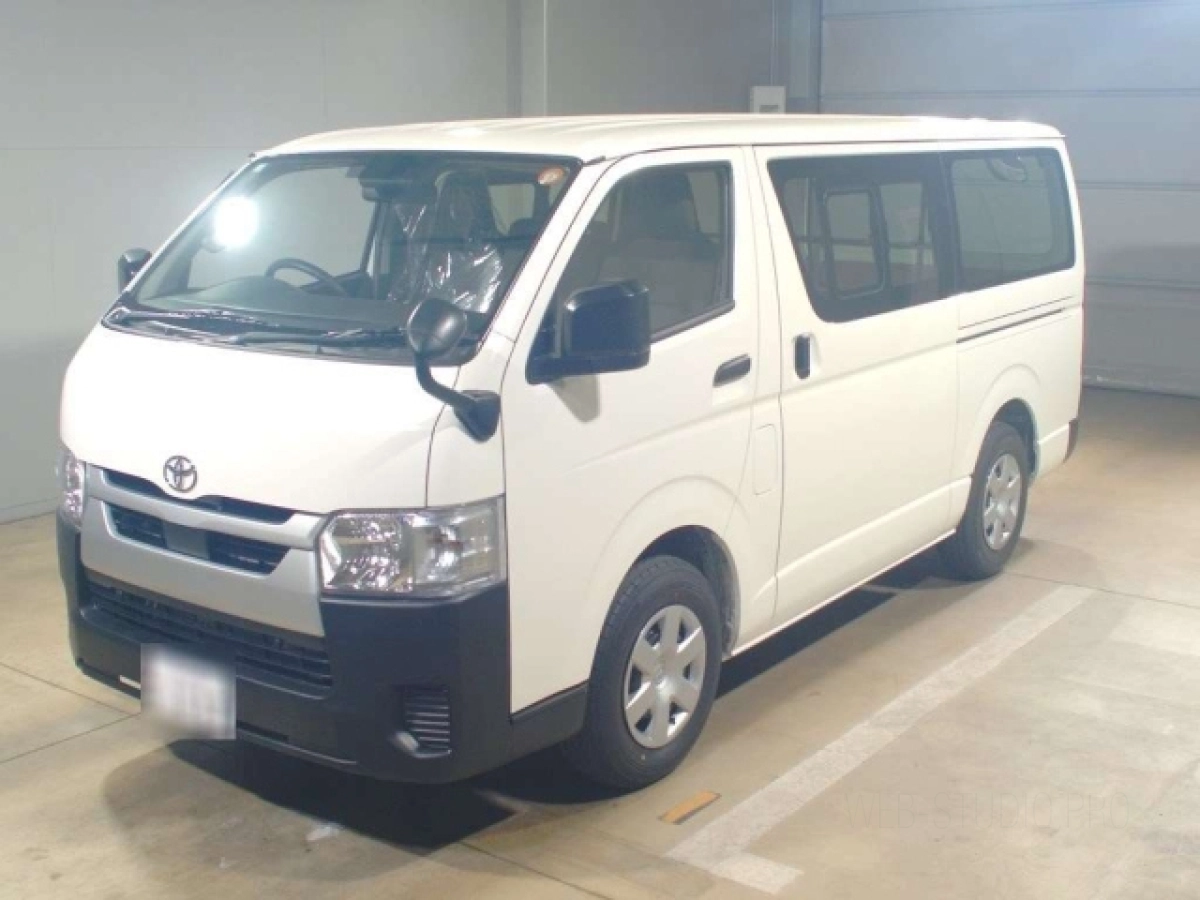 TOYOTA HIACE VAN TRH200V 2026