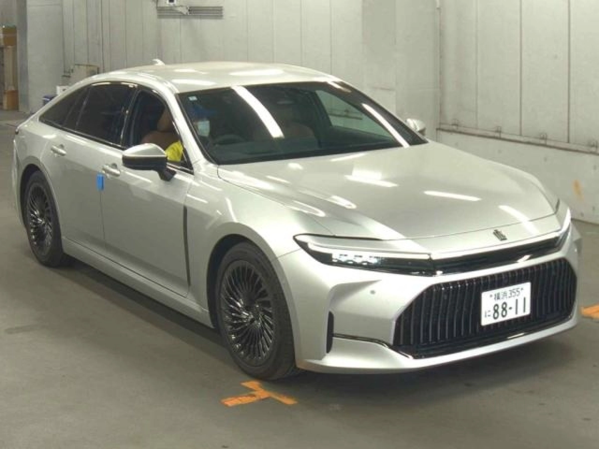 TOYOTA CROWN AZSH32 2024