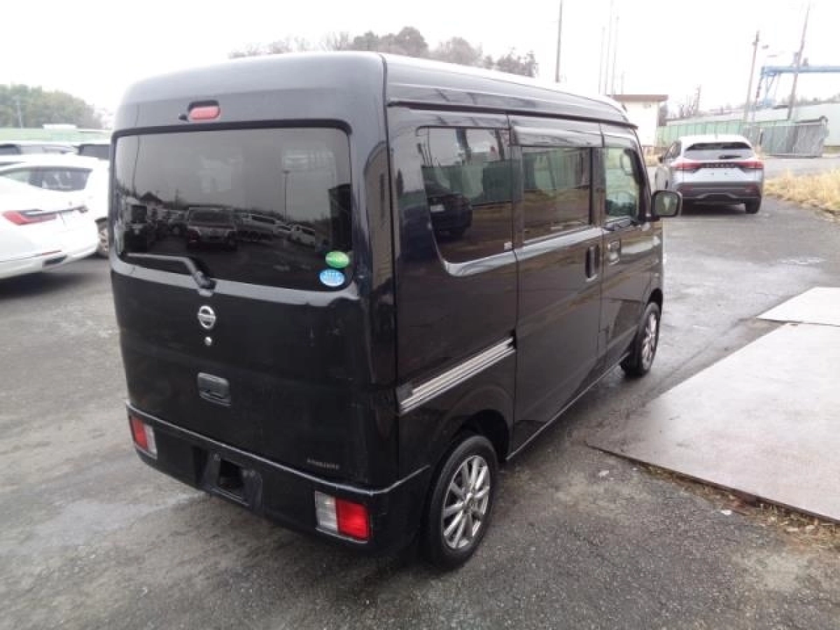 NISSAN CLIPPER VAN