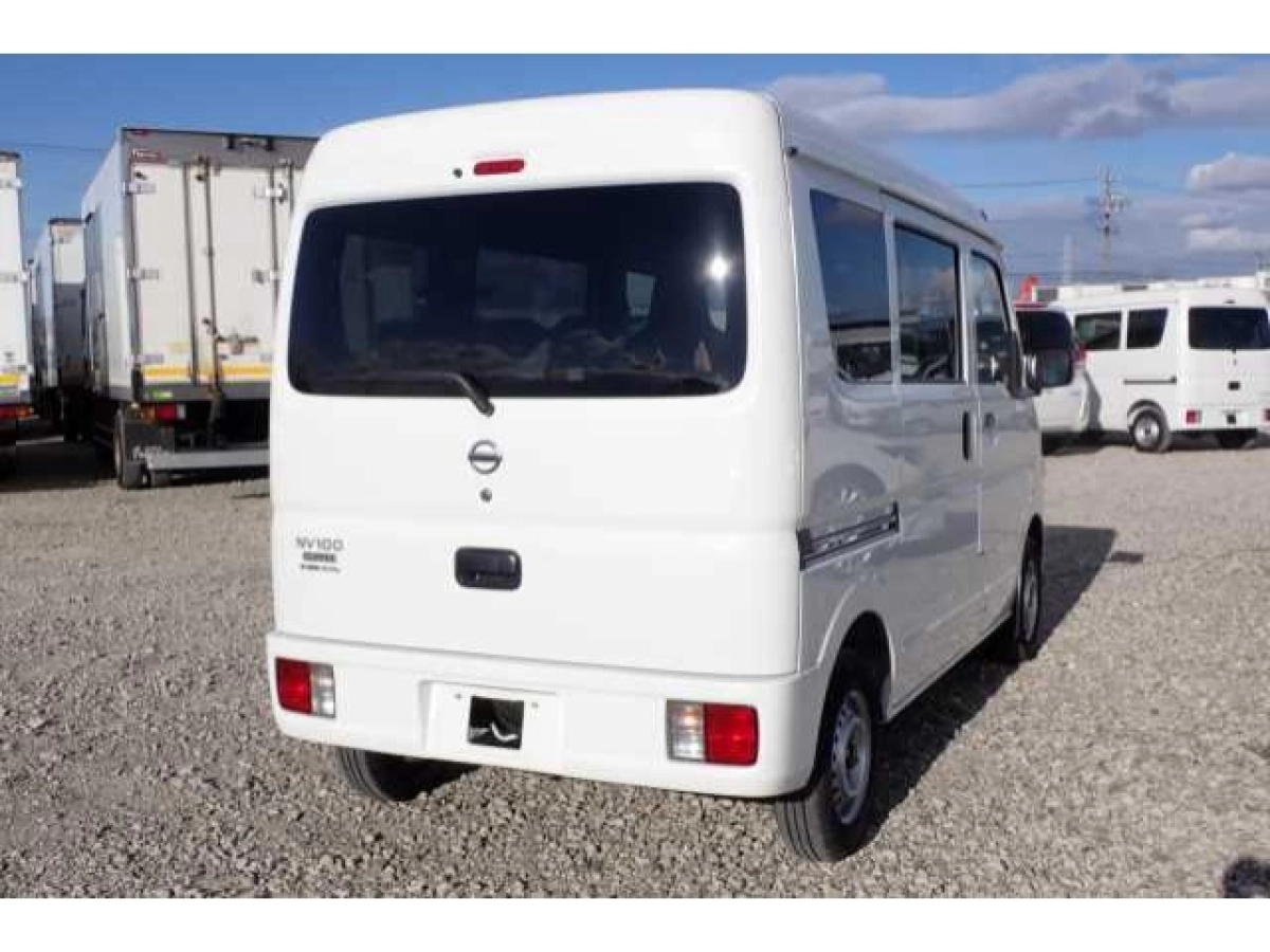 NISSAN CLIPPER VAN