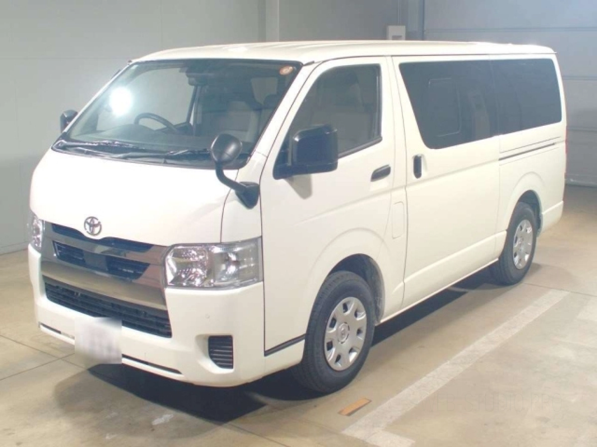 TOYOTA HIACE VAN TRH200V 2026