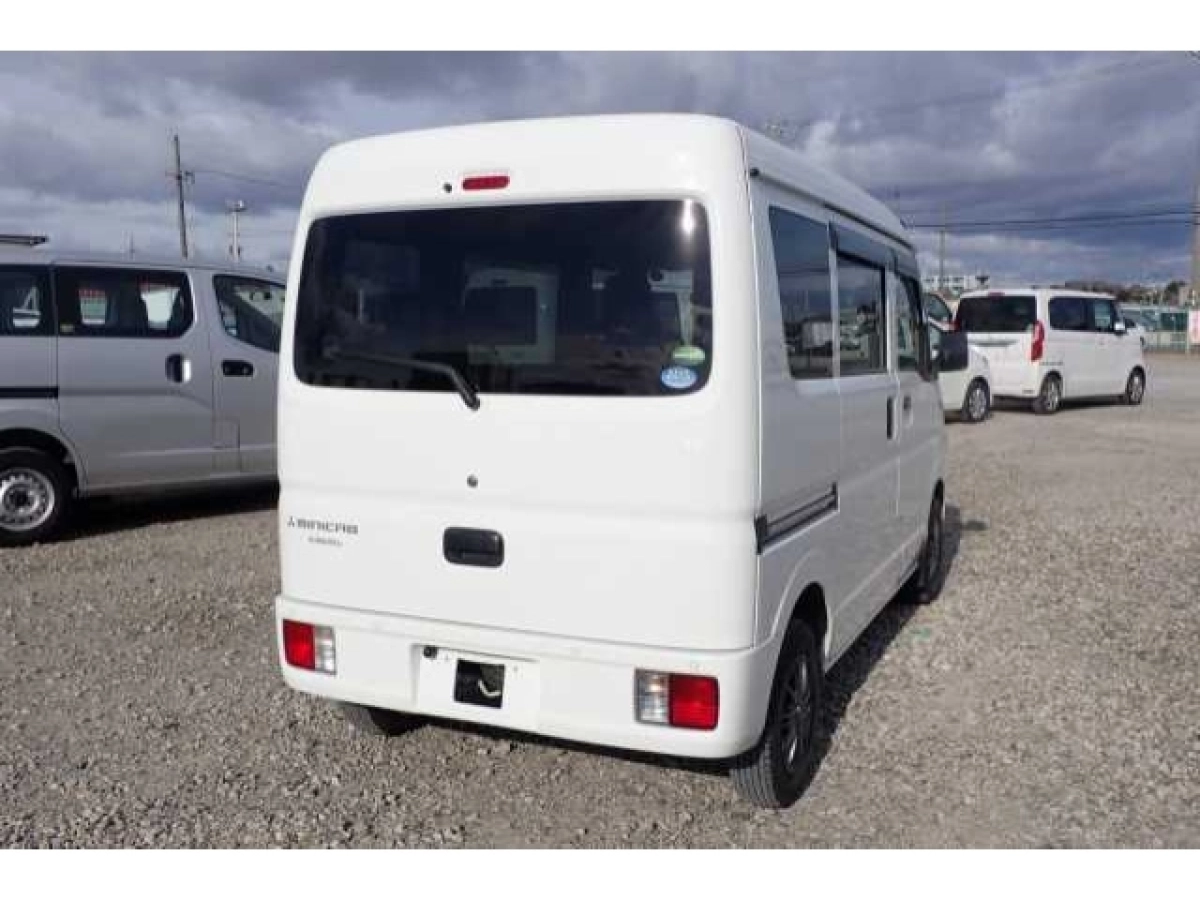 MITSUBISHI MINICAB VAN