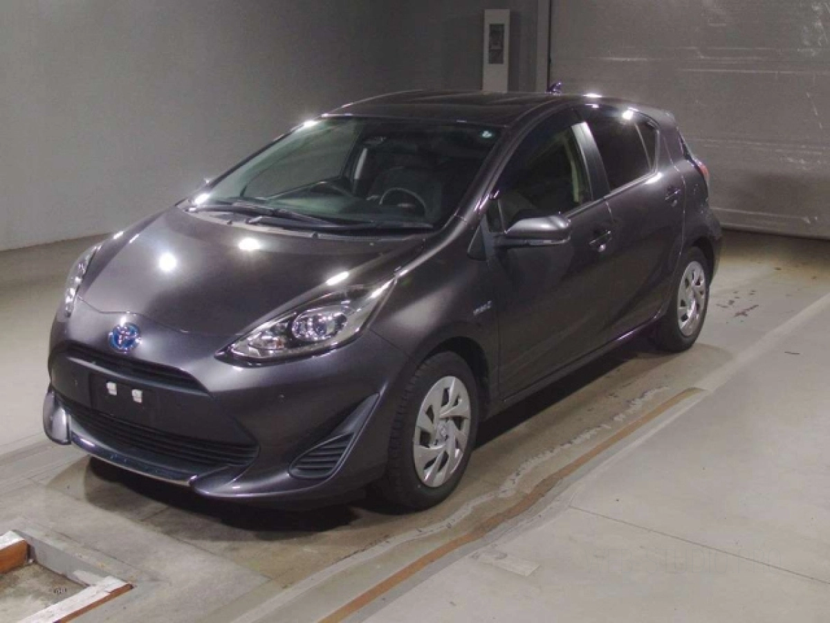 TOYOTA AQUA NHP10 2019