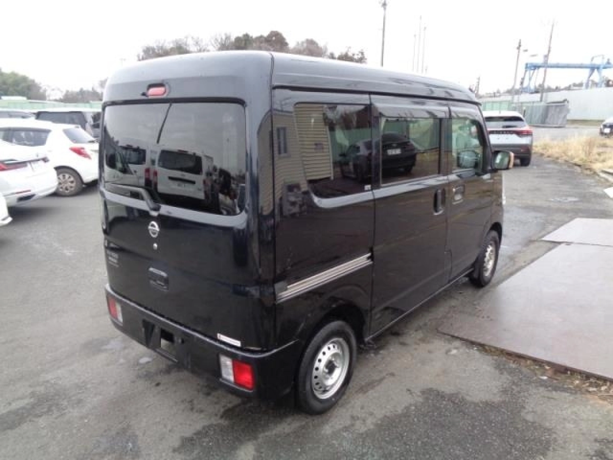 NISSAN CLIPPER VAN