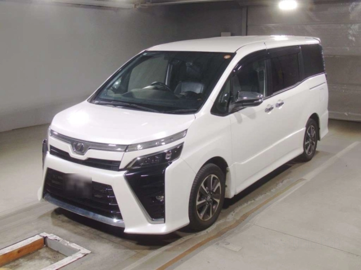 TOYOTA VOXY ZRR80W 2020