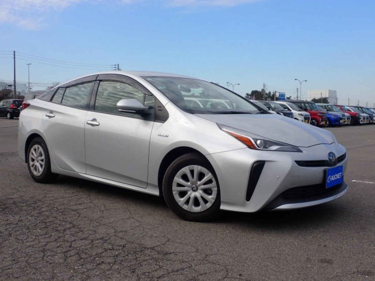 TOYOTA PRIUS ZVW51 2019