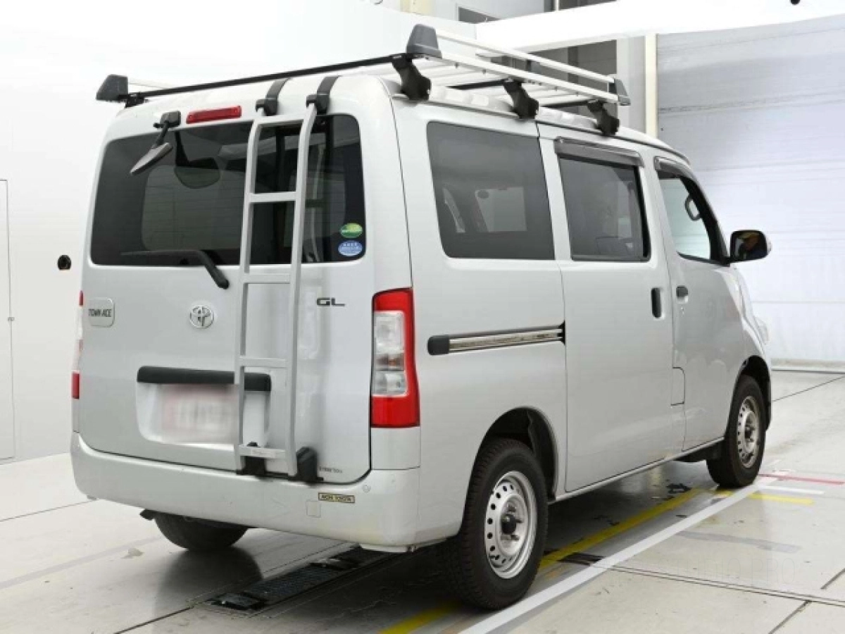 TOYOTA TOWN ACE VAN