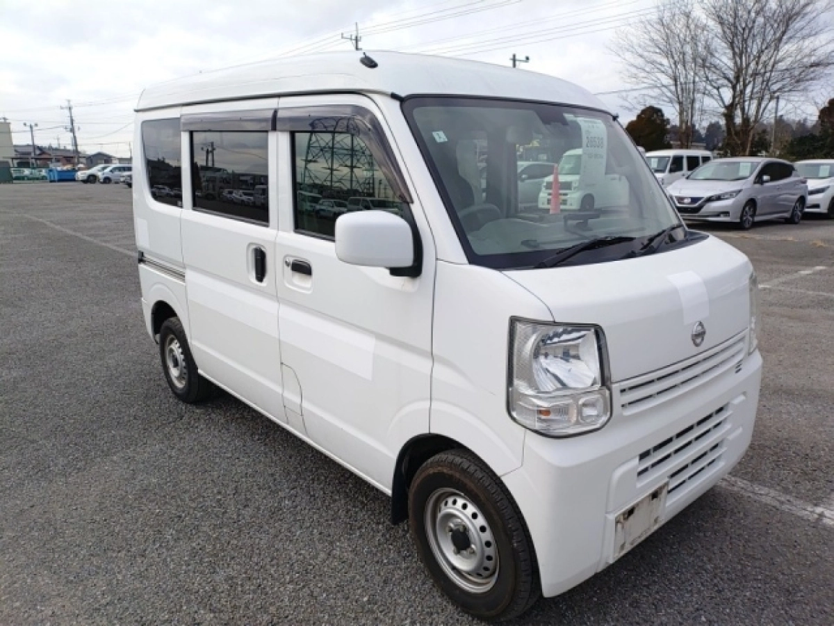 NISSAN CLIPPER VAN
