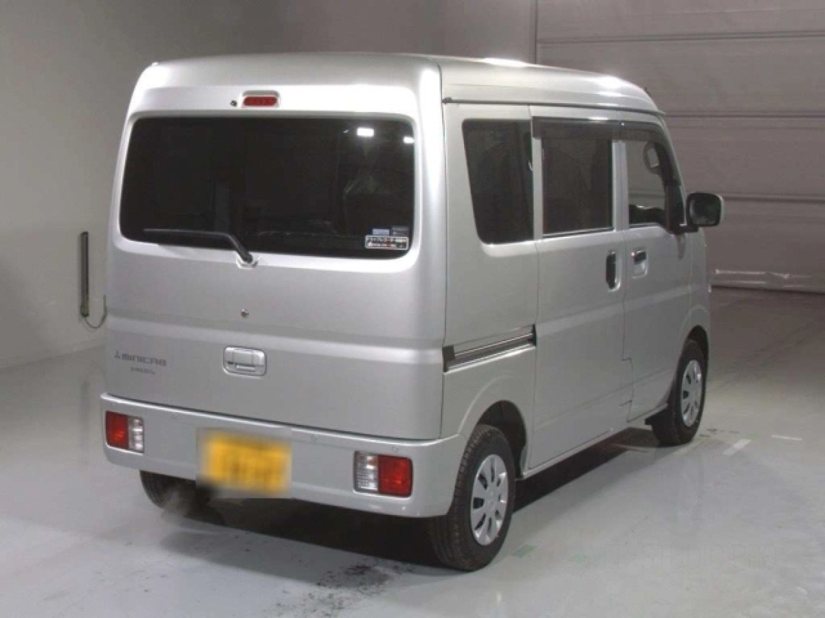 MITSUBISHI MINICAB VAN