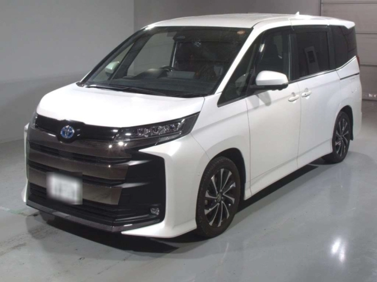 TOYOTA NOAH ZWR90W 2022