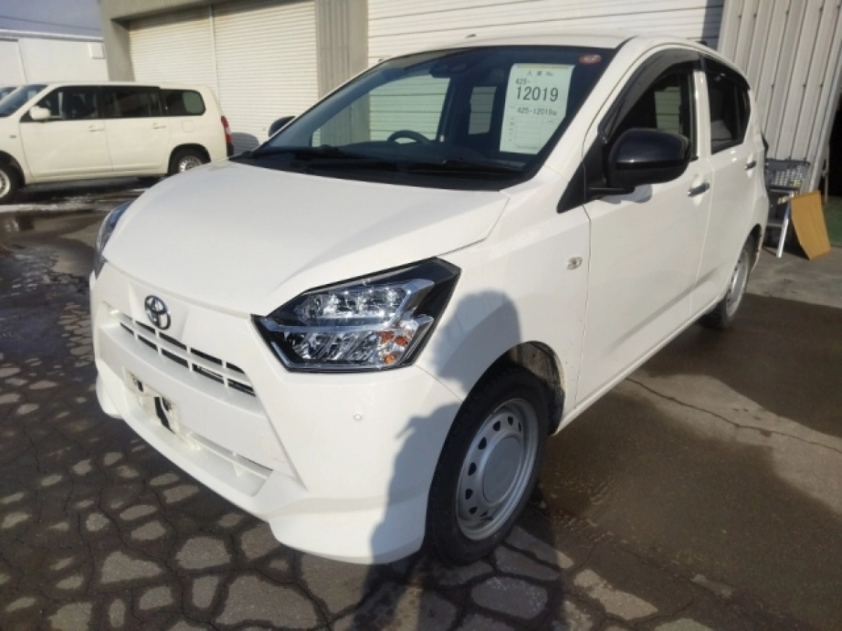 TOYOTA PIXIS EPOCH LA360A 2019