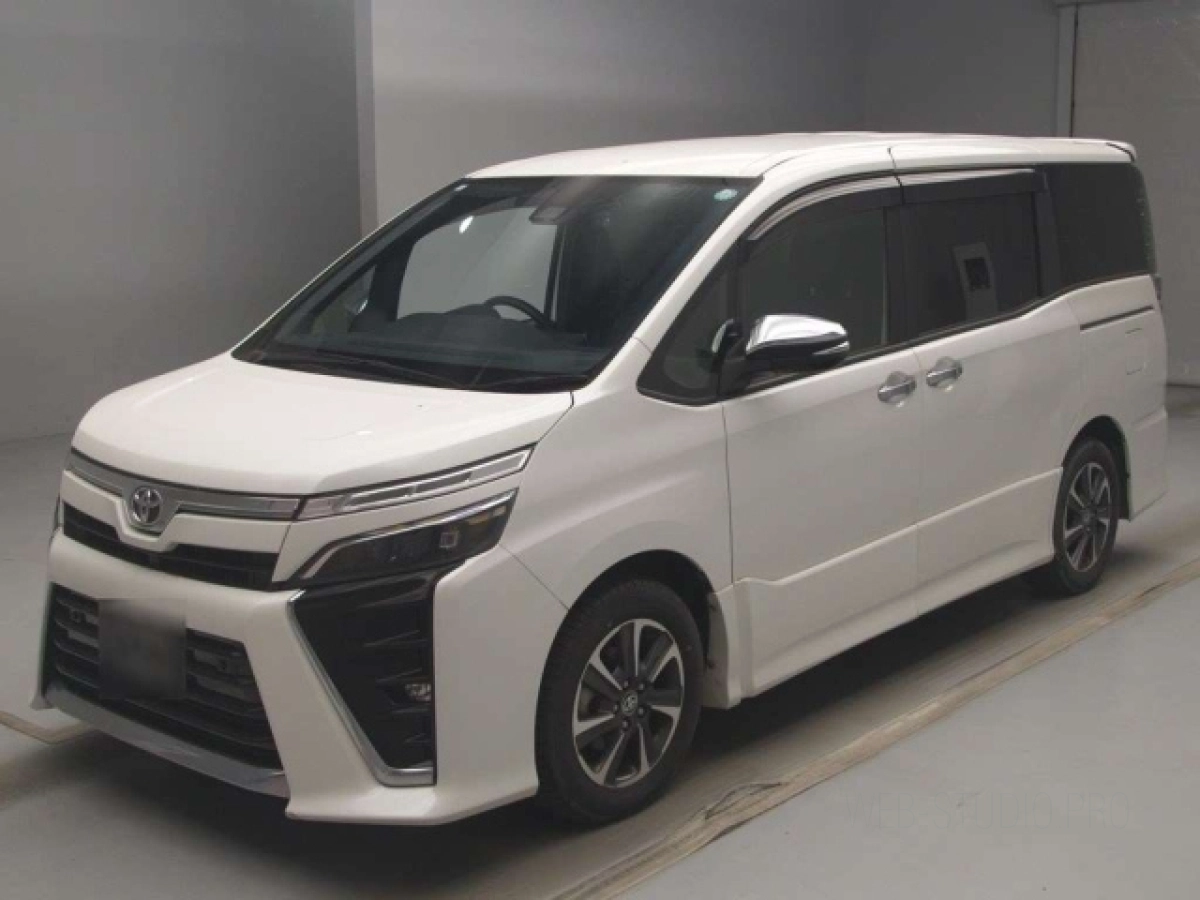 TOYOTA VOXY ZRR80W 2020