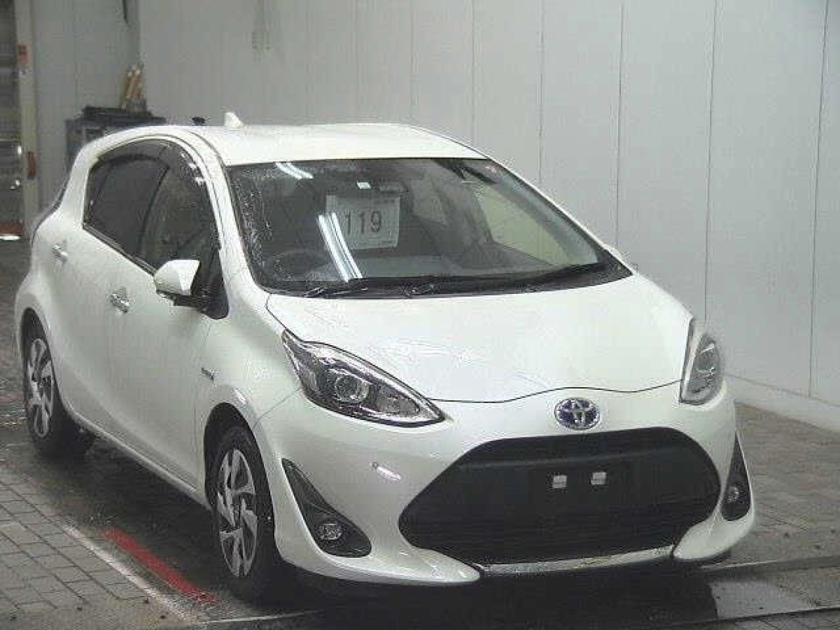 TOYOTA AQUA NHP10 2020