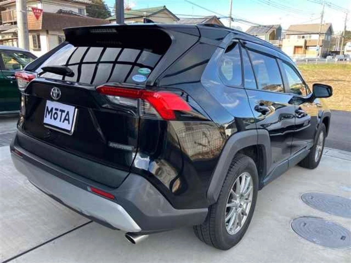 TOYOTA RAV4