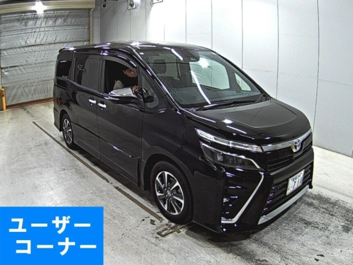 TOYOTA VOXY ZRR80W 2020