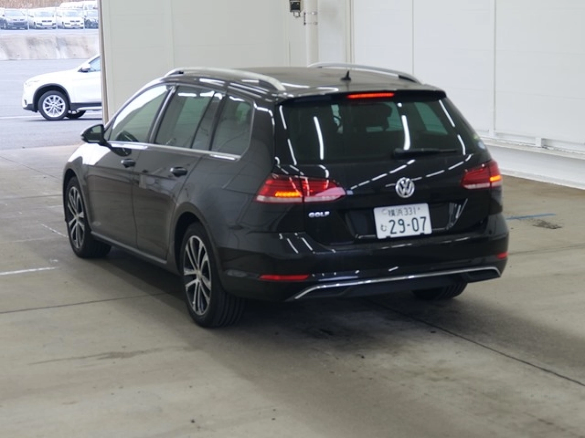 VOLKSWAGEN GOLF VARIANT