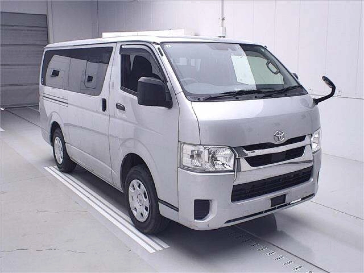 TOYOTA HIACE VAN GDH206V 2021