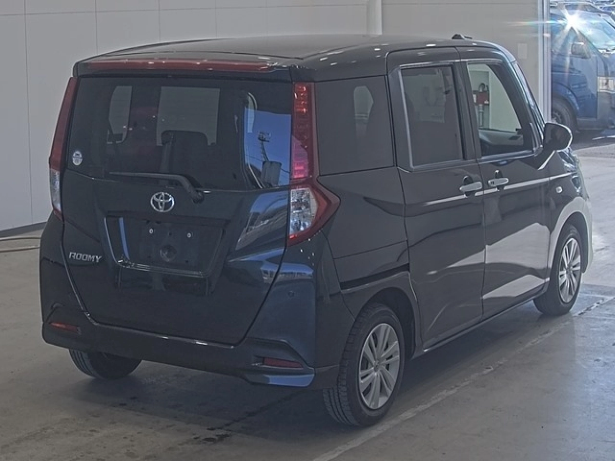 TOYOTA ROOMY