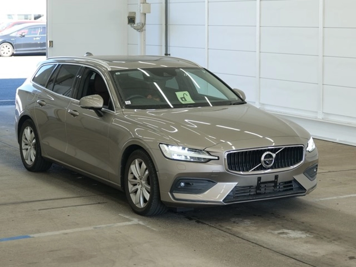 VOLVO V60 ZB420 2019