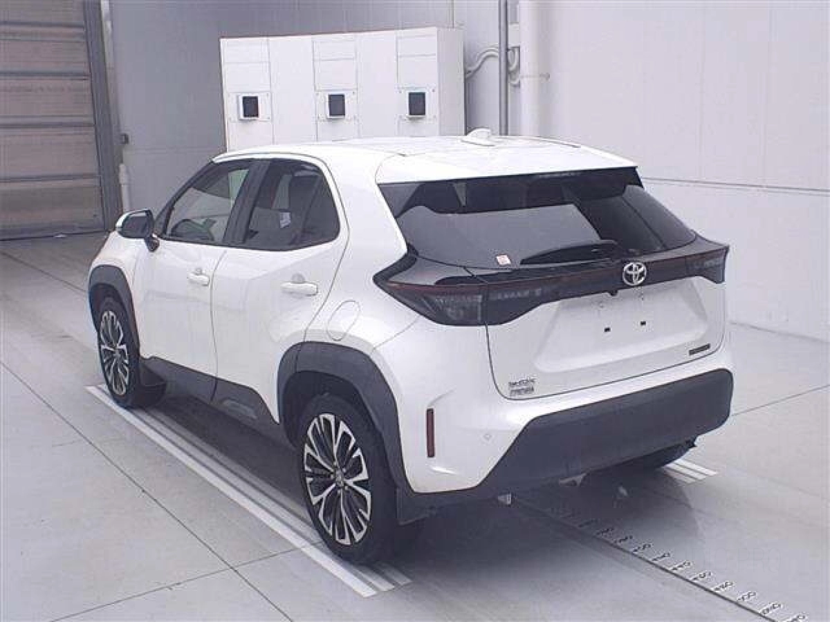 TOYOTA YARIS CROSS