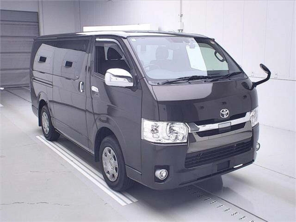 TOYOTA HIACE VAN TRH200V 2019