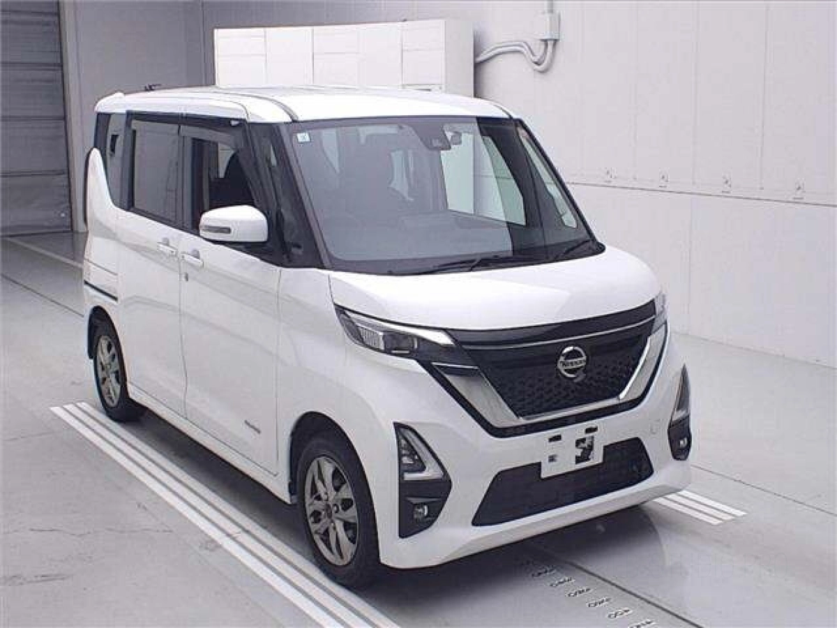 NISSAN ROOX