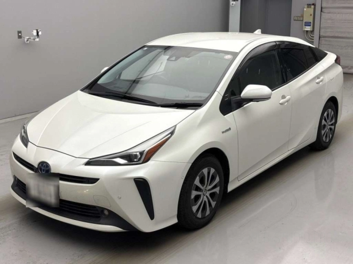 TOYOTA PRIUS ZVW55 2019