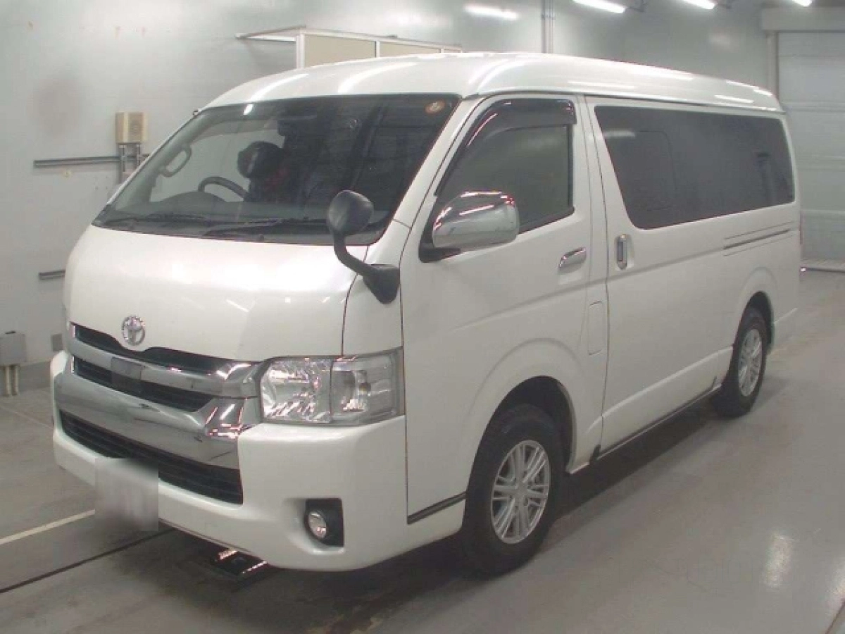 TOYOTA HIACE TRH219W 2020