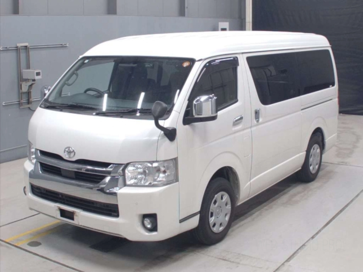 TOYOTA HIACE TRH219W 2020